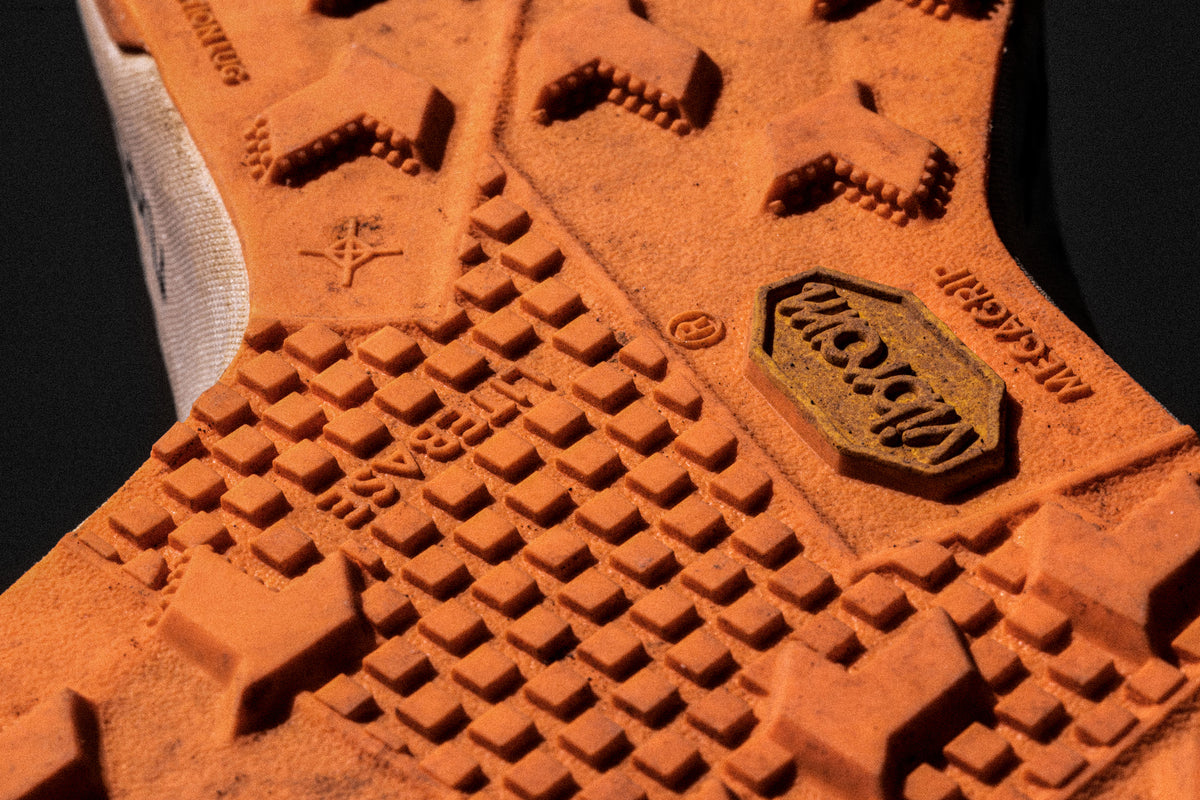 Nike - ULTRAFLY W